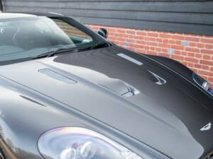 Image 18/50 of Aston Martin DBS (2011)