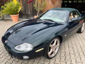 Bild 14/20 von Jaguar XKR (2001)