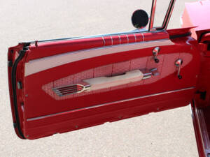 Bild 19/31 von Chevrolet Impala Convertible (1960)