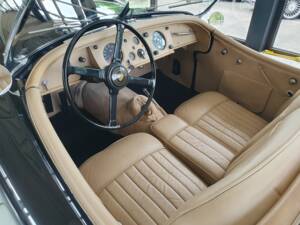 Image 11/54 of Jaguar XK 140 OTS (1957)