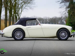 Immagine 38/50 di Austin-Healey 3000 Mk II (BT7) (1961)