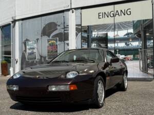Image 18/28 of Porsche 928 S4 (1987)