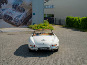 Immagine 3/38 di Mercedes-Benz 300 SL Roadster (1961)