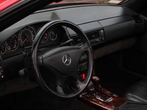 Image 9/21 of Mercedes-Benz SL 500 (2000)