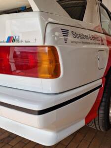 Image 33/70 of BMW M3 (1990)