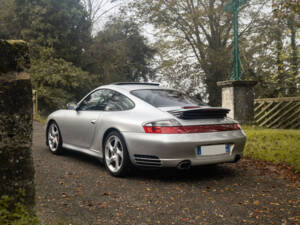 Image 13/14 de Porsche 911 Carrera 4S (2002)