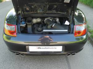 Image 23/33 of Porsche 911 Carrera S (2005)