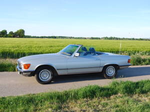 Image 33/87 of Mercedes-Benz 280 SL (1982)