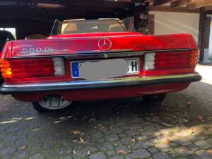 Afbeelding 6/57 van Mercedes-Benz 560 SL (1989)