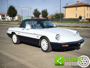 Bild 2/10 von Alfa Romeo 2.0 Spider (1991)