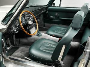 Bild 12/24 von Aston Martin DB 6 Vantage Volante (1967)