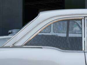 Image 8/29 of Peugeot 404 Coupé (1966)