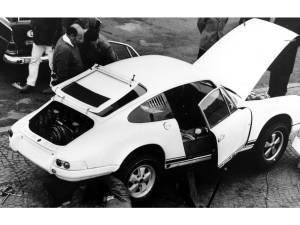 Immagine 10/50 di Porsche 911 R (1967)