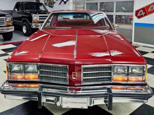 Immagine 5/20 di Oldsmobile Delta 88 Royale (1978)