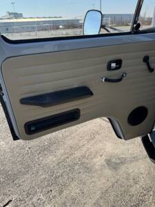 Image 8/16 of Volkswagen T2 a&#x2F;b (1972)