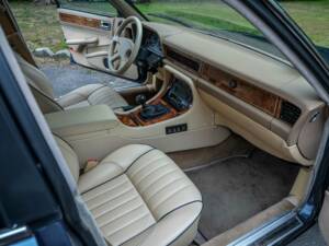Immagine 43/55 di Jaguar XJ 40 (XJ-R) (1990)