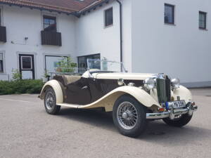 Image 16/52 of MG TD (1953)