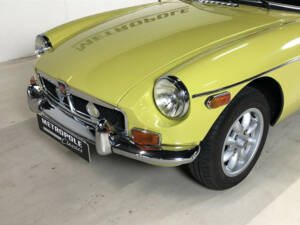 Afbeelding 10/26 van MG MGB (1975)