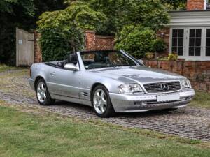 Image 33/37 of Mercedes-Benz SL 320 (2000)