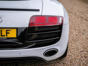 Image 29/38 of Audi R8 V10 (2010)