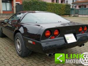 Image 4/10 of Chevrolet Corvette (1984)