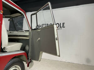 Imagen 13/24 de Volkswagen T1 panel van (1967)