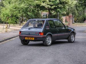 Bild 32/33 von Peugeot 205 GTi 1.9 (1987)