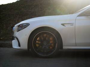 Image 14/33 of Mercedes-Benz AMG E 63 S 4MATIC+ (2019)