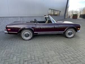 Image 13/36 of Mercedes-Benz 280 SL (1969)