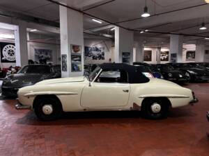 Image 23/58 of Mercedes-Benz 190 SL (1955)