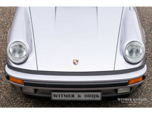 Afbeelding 27/32 van Porsche 911 Carrera 3.2 &quot;25 years 911&quot; (1988)