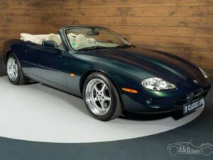 Image 3/19 of Jaguar XK8 4.0 (1998)