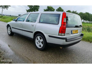 Immagine 10/46 di Volvo V 70 2.4 (2004)