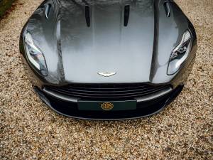 Immagine 20/50 di Aston Martin DB 11 V12 (2017)