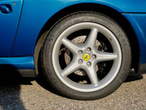 Image 12/72 of Ferrari 550 Maranello (2000)