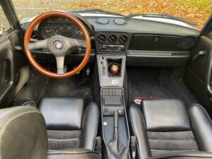 Immagine 4/50 di Alfa Romeo 2.0 Spider (1993)