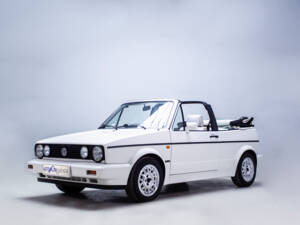 Image 4/39 de Volkswagen Golf III Cabrio 1.8 (1994)