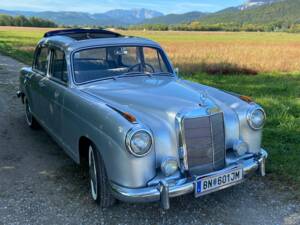 Bild 3/8 von Mercedes-Benz 219 (1956)