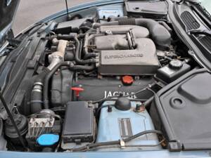 Bild 7/7 von Jaguar XKR (2002)
