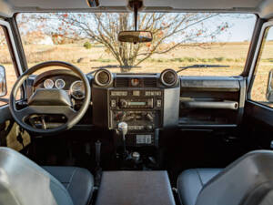 Image 18/49 of Land Rover Defender 90 (1994)