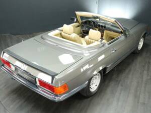 Afbeelding 6/30 van Mercedes-Benz 380 SL (1983)