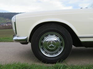 Image 16/17 of Mercedes-Benz 230 SL (1966)