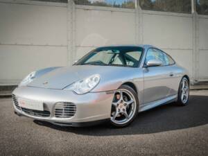 Image 3/41 of Porsche 911 Carrera (2004)