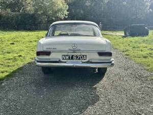 Image 30/50 of Mercedes-Benz 220 SE b (1963)