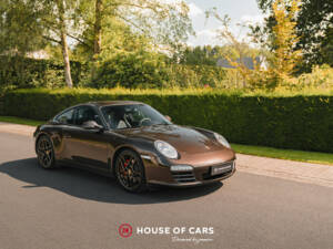 Image 2/46 of Porsche 911 Carrera 4S (2011)