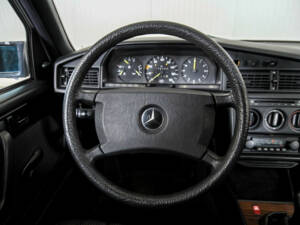 Imagen 8/50 de Mercedes-Benz 190 D (1985)