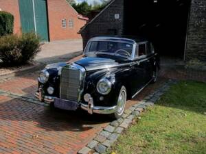 Image 4/24 of Mercedes-Benz 300 c (1956)