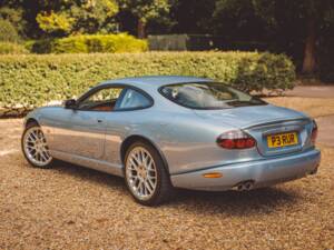 Image 3/8 of Jaguar XKR (2005)