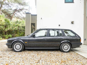 Bild 5/50 von BMW 325i Touring (1990)