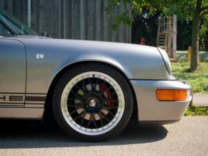 Immagine 4/31 di Porsche 911 Carrera 4 (1989)